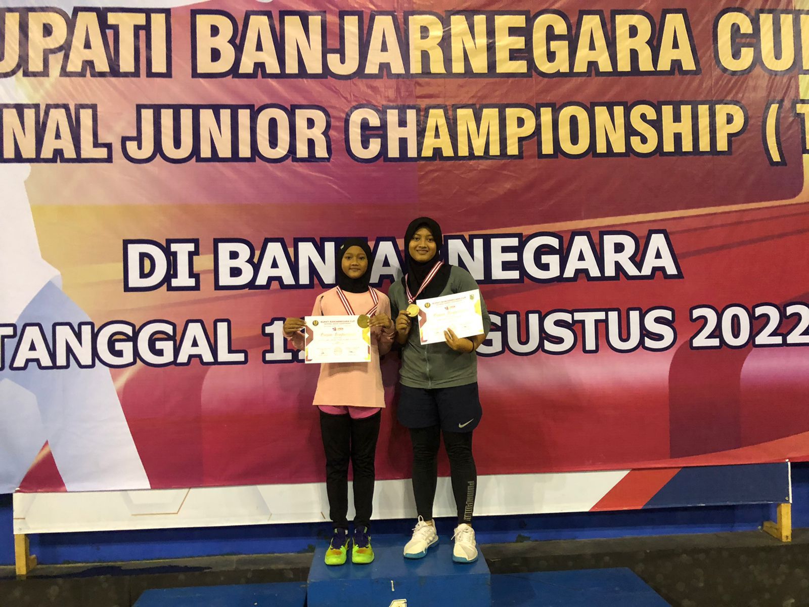 Dokumentasi Prestasi Juara 3 Pada Lomba Kejuaraan Nasional Tenis ...